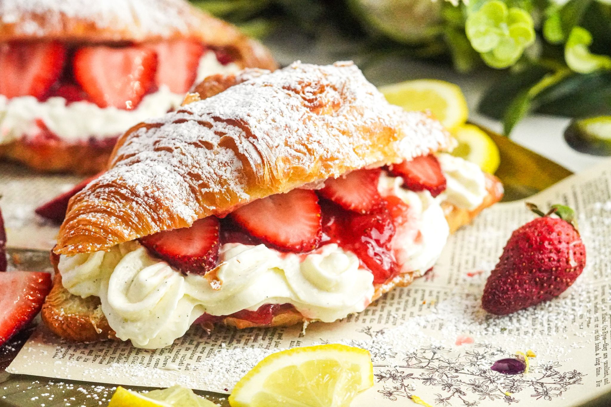 Strawberry-Cheesecake-Croissant